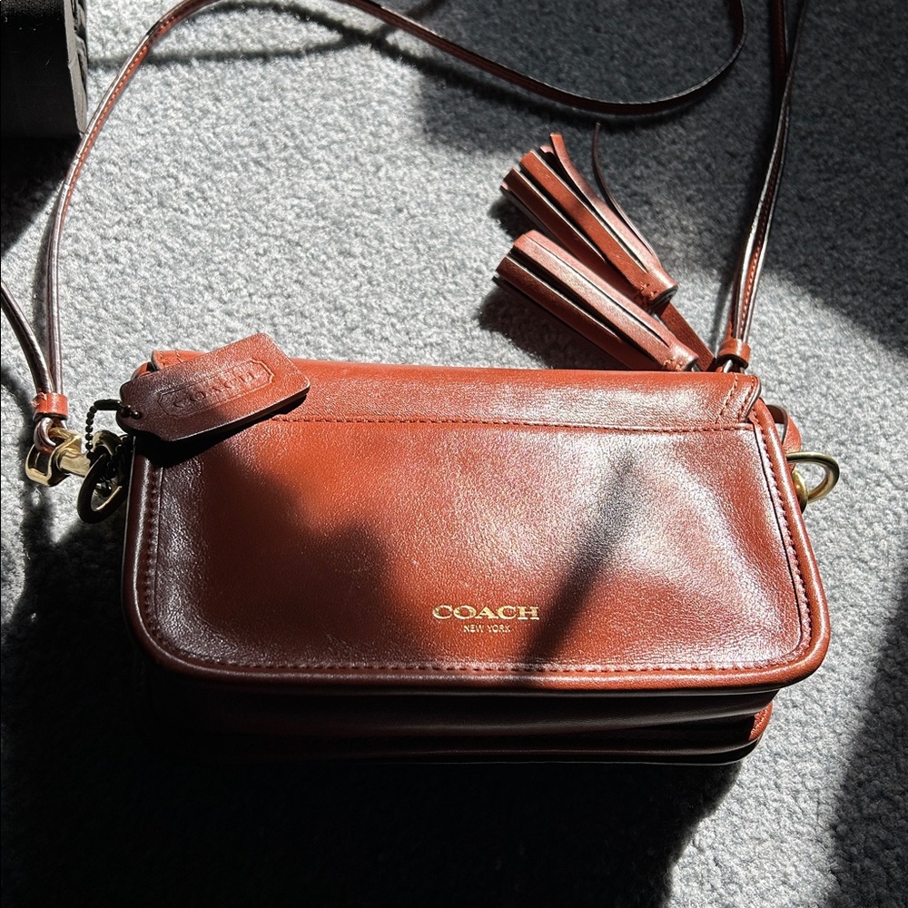 Elegant Brown Leather Coach vintage Crossbody Bag 19914 - Picture 2 of 10